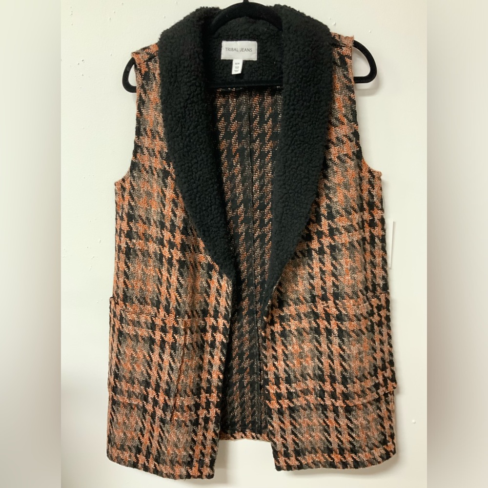 Tribal Jeans (M) black & orange vest NWT